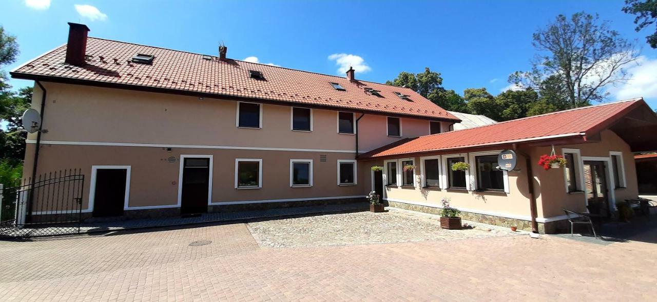 Zajazd Zamkowy - Schlossgasthof Кронг Екстериор снимка